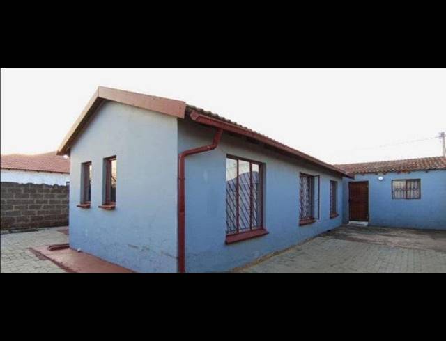 3 BEDROOM HOUSE FOR SALE IN CLAYVILLE